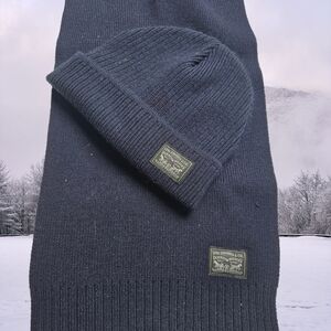 Levi Strauss Men's Toque‎ & Scarf